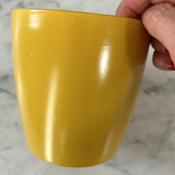 8 yellow pots - Picture 2 of 5